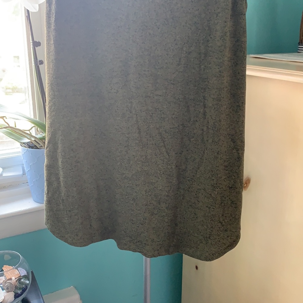 Green blouse. - Picture 3 of 3